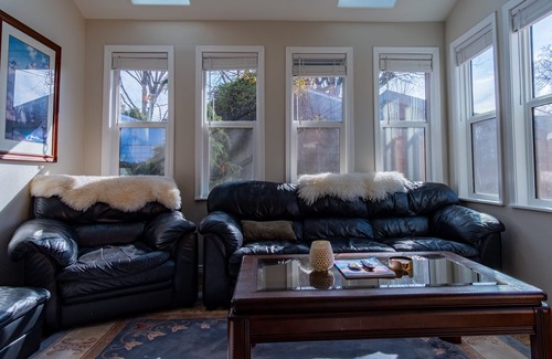 Depot Bench Casa | Family Home - close to BSU, Downtown, and Airport
