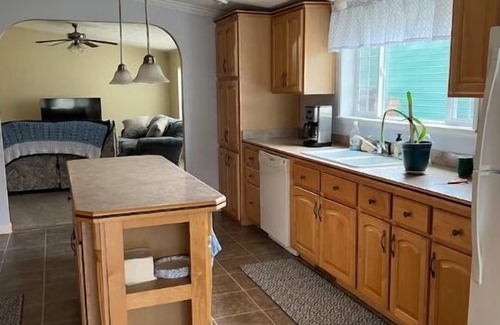 East Smethport Casa | Family Home for 1-7 guests