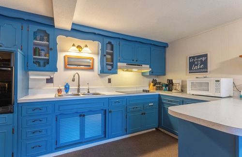 Roach Casa | Family Home-Great Fishing Spot- Close to Golf- Private Dock