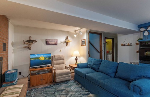 Roach Casa | Family Home-Great Fishing Spot- Close to Golf- Private Dock