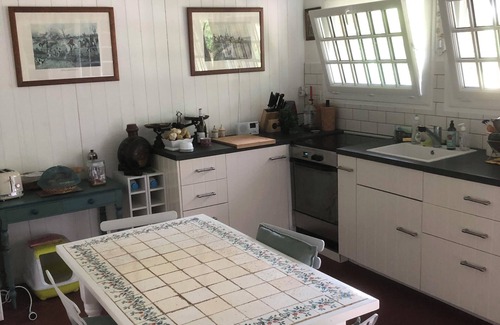 Berthenonville Casa | Family home in Vexin, 1 hour from Paris. Sleeps 17.