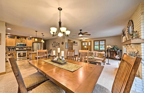 Effingham Casa | ¡NUEVO! Casa familiar con terraza en el lago Sara: se admiten mascotas