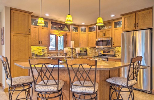 Effingham Casa | ¡NUEVO! Casa familiar con terraza en el lago Sara: se admiten mascotas