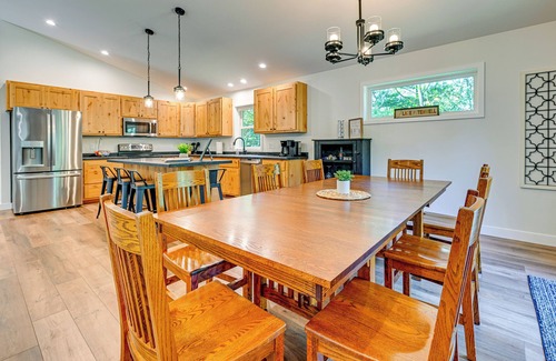 Arkdale Casa | Family Home w/ Hot Tub: 2 Mi to Petenwell Lake!