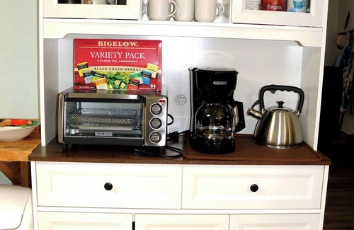 Madison Casa | Family home w King-Qu-2Twins - 3 bedrms, convenience, clean comfort & amenities.