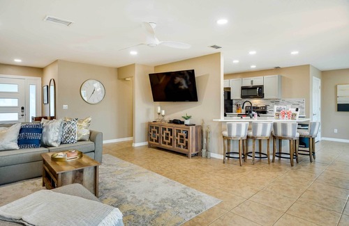 Caloosahatchee Casa | Family Home w/ Outdoor Oasis in Cape Coral!
