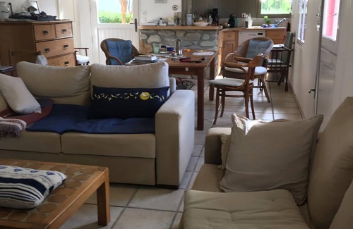 Locmaria Casa | Family home with wooded garden 1km from the beach sleeps 10