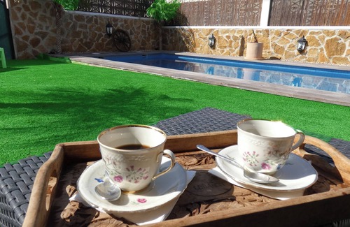 Gran Alacant Casa | Casa Familiar con piscina propia. Cerca de las tiendas.