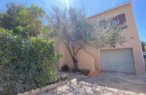 Poussan Casa | Family house with swimming pool "Villa Aldo" Meublé de tourisme*** (furnished holiday accommodation)