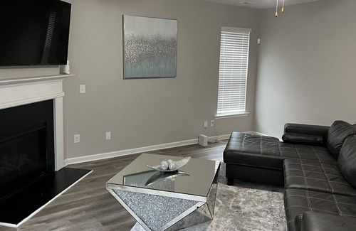 Union City Casa | Family/ kids, pet friendly, 20 minutes from downtown, 28 minutes from buckhead.