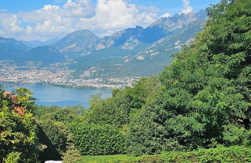 Galbiate Casa | Como Lake family oriented villa with swimmingpool and tennis
