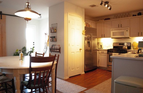 Kyle Casa | Family/Pet Friendly 3-bedroom Vintage Inspired house in Kyle