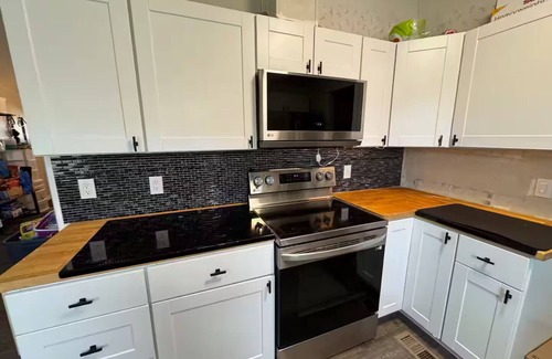 Deer Park Casa | Family & Pet Friendly 3-bdrm house 15 min N of Spokane in Deer Park fenced yard