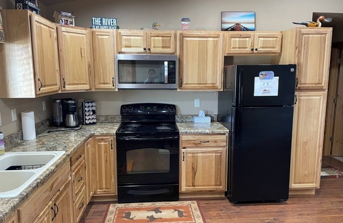 Platte Cabina | Family & pet friendly cabin. Close to excellent fishing, boating and hunting.
