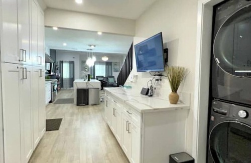 Eagle Rock Casa | Family/pet friendly home near Hollywood & Pasadena