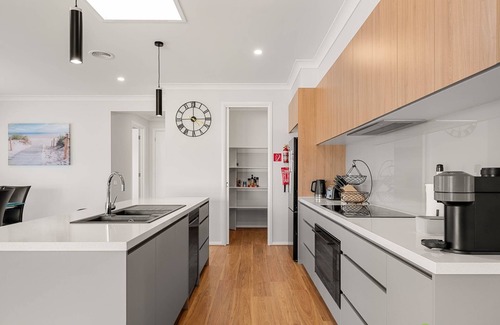 Coronet Bay Casa | Family retreat on ½ acre near Phillip Island — pet-friendly & modern.