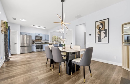 Charlotte Casa | Family Retreat with Modern Comforts