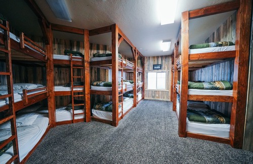 Beaver Cabina | Family Reunion Lodge, cerca de Bryce & Zion Canyon, 13 habitaciones, 9 baños, PISCINA, 40 acres