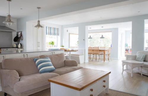 East Wittering Casa | Family Seaside Retreat - 5 minutes to Beach