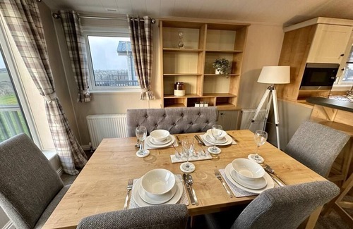 Newquay Cabina | Family sized lodge,Parkdean Newquay Holiday Park. Close to beaches & attractions
