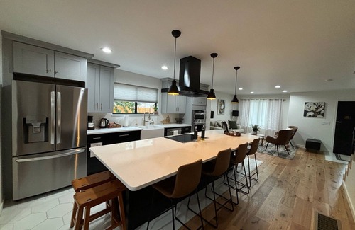 Sunnyside Casa | Family-sized townhouse with beautiful view of the city!