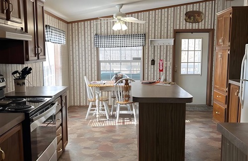 Eckerty Casa | Family Style Home Cabin #22 3 Bedroom 2 Bath on Patoka Lake in Southern Indiana