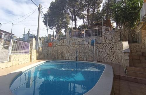 Segur de Calafell Apartamento | Family Suite with Terrace Garden