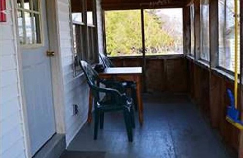 Brier Hill Cabina | Family vacation on Black Lake with a private beach!