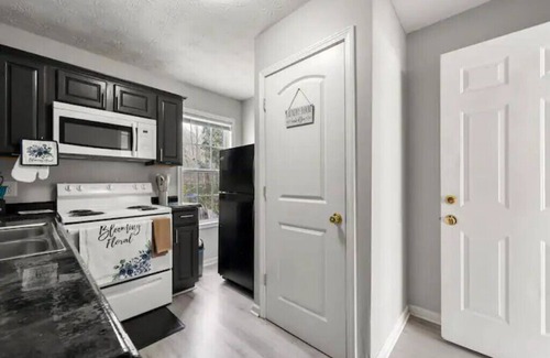Lithonia Casa | Family Veranda Suite +Affordable