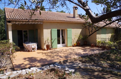 Caumont-sur-Durance Villa | Family villa in Provence with swimming pool