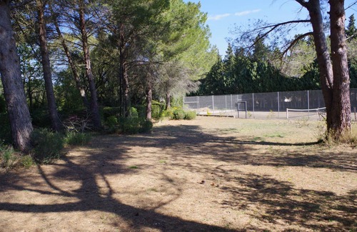 Caumont-sur-Durance Villa | Family villa in Provence with swimming pool