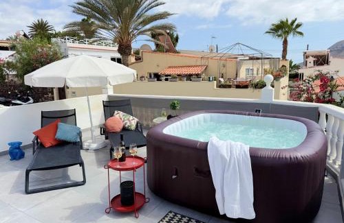 Chayofa Villa | Family Villa with Terrace, Hot Tub, Pool, View and Grill in Chayofa