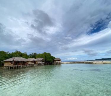Pianemo Islands Casa | Famwall Homestay Raja Ampat