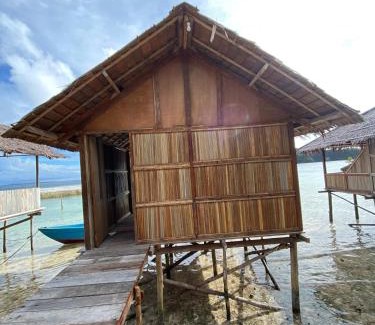 Pianemo Islands Casa | Famwall Homestay Raja Ampat