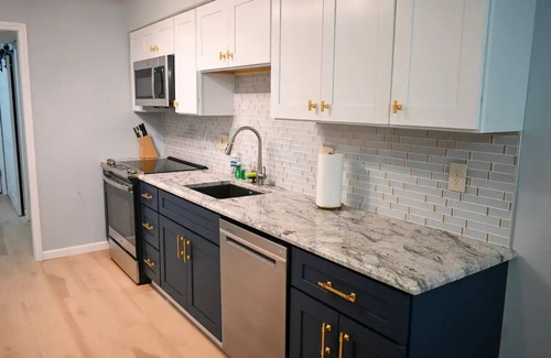 Riverside Casa | Fancy retreat near Bridge Park: 3BR/2.5BA/2 Car Garage