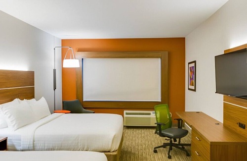 Russellville Casa | Fancy Suite w/ Superior Comfort! Free WiFi,Pool