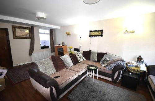 Bruce Grove Apartamento | Fans of Bad Influence