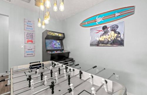 Holiday Beach Casa | Fanta Sea - Private Seasonal Hot Tub, Game Room, Walk to Beach, Pets OK, & More!