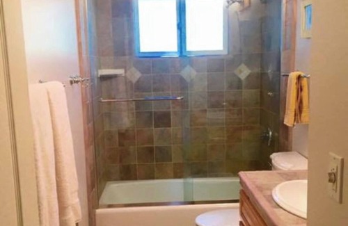 Al Tahoe Cabina | Fantastic 3-bedroom cabin with WiFi in South Lake Tahoe