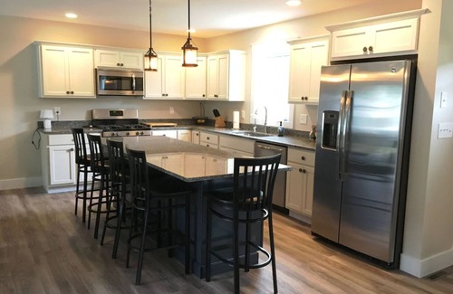 York Beach Casa | Fantastic 5 Bedroom Home Just 5 Minute Walk To The Beach