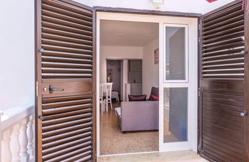 Es Canar Apartamento | Fantástico apartamento junto al mar, con piscina y terraza