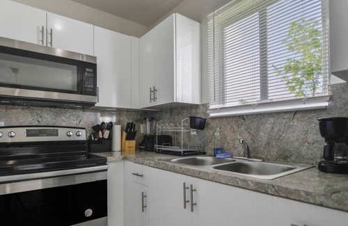 Gladeview Casa | Fantastic Brand New Duplex 3 Bedrooms/2 bathrooms