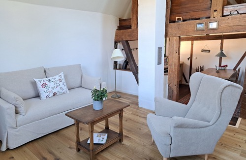 Antweiler Apartamento | Fantastic Eifel apartment for 3 people with sauna, countryhouse garden & terrace