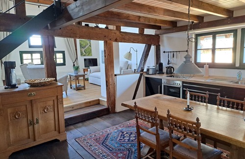 Antweiler Apartamento | Fantastic Eifel apartment for 3 people with sauna, countryhouse garden & terrace