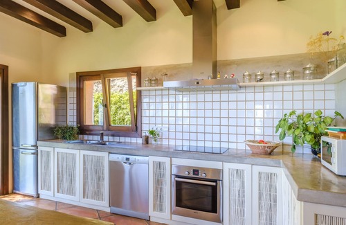 Santa Eulalia del Río Villa | Fantástica villa de lujo con casa de huéspedes, Wi-Fi, piscina, jardín e increíbles vistas al mar;