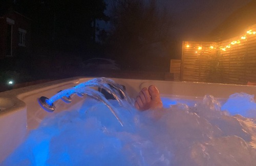 Warmingham Chalet De Esquí | Fantastic Location, Annexe with Hot Tub