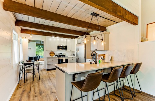 Olga Casa | Fantastic retreat near the water w/ expansive deck & stylish interior - dogs OK