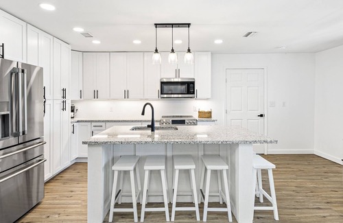 Lillian Casa | FANTASTIC SPECIALS!BOOK NOW AND SAVE*Newly remodeled private bay front house.