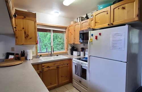 Polson Cabina | Fantástico Sunset Point East Shore Lake Front Propiedad