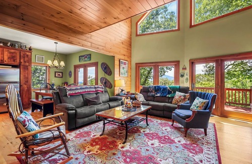 Buck Mountain Casa | Hermosa casa con vistas a la montaña y todo lo que necesita! Cerca de todo